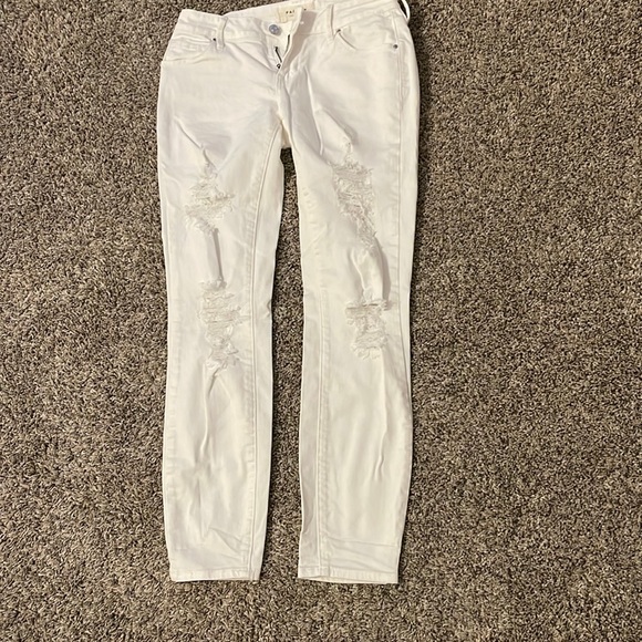 PacSun Pants - Pacsun summer jeans. Size 24